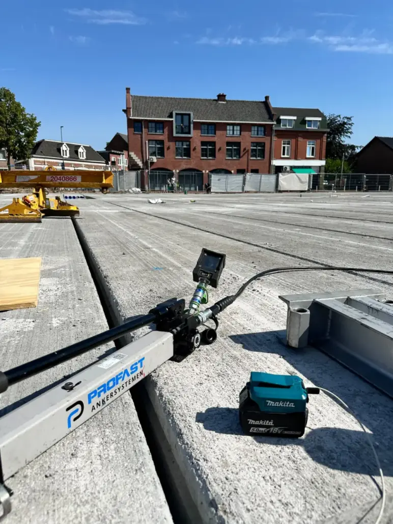 Belastingsproef op ankers bij JUMBO Roosendaal